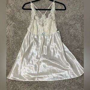 EUC Flora by Flora Nikrooz Chemise in Small